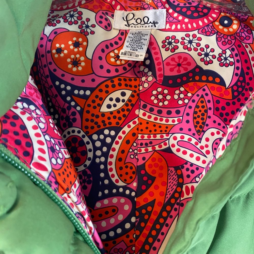SOLD Lilly Pulitzer Green Quilted Pink Paisley Lined Puffer Vest - Picture 4 of 16